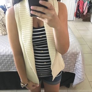 Cabi knit sweater vest- beige- size medium